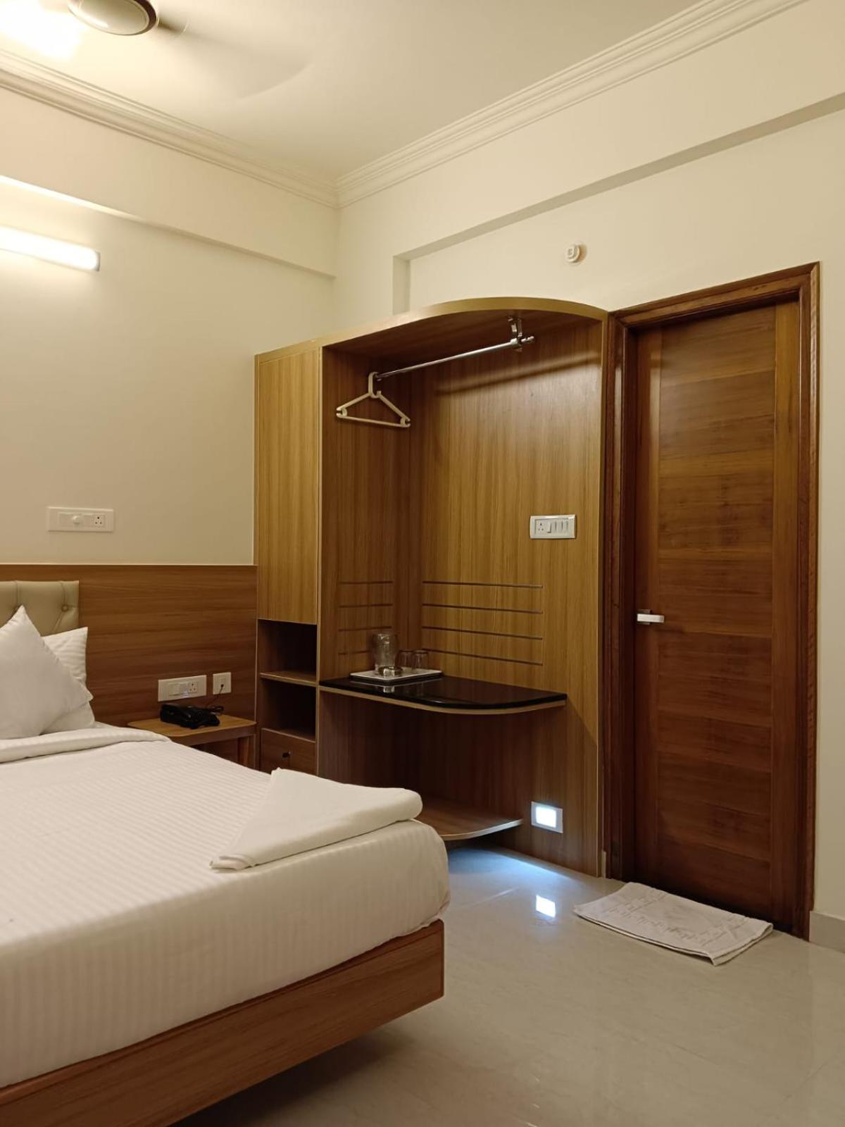 Krishna Inn Μπανγκαλόρ Εξωτερικό φωτογραφία